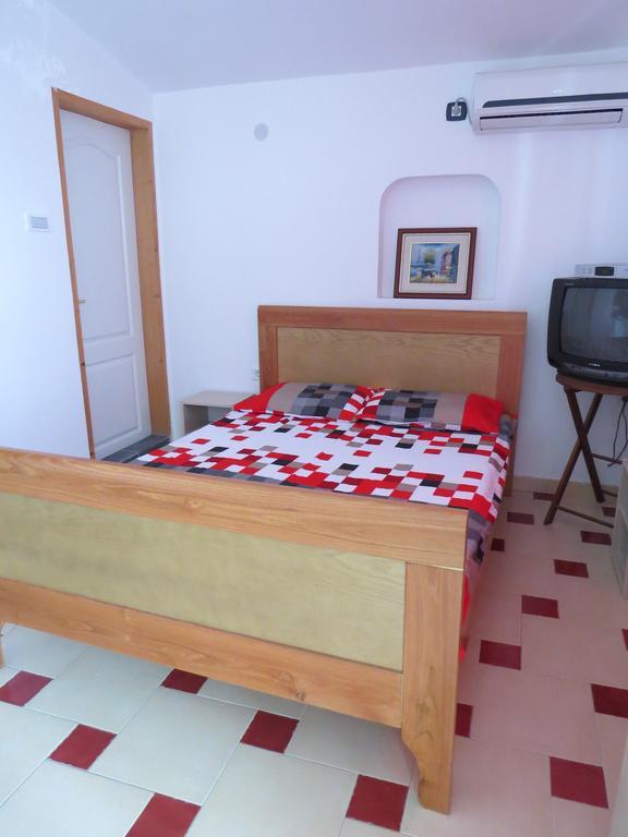 Apartments Volaric Sutomore Extérieur photo